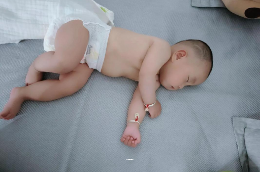 安徽宝宝老打喷嚏怎么办